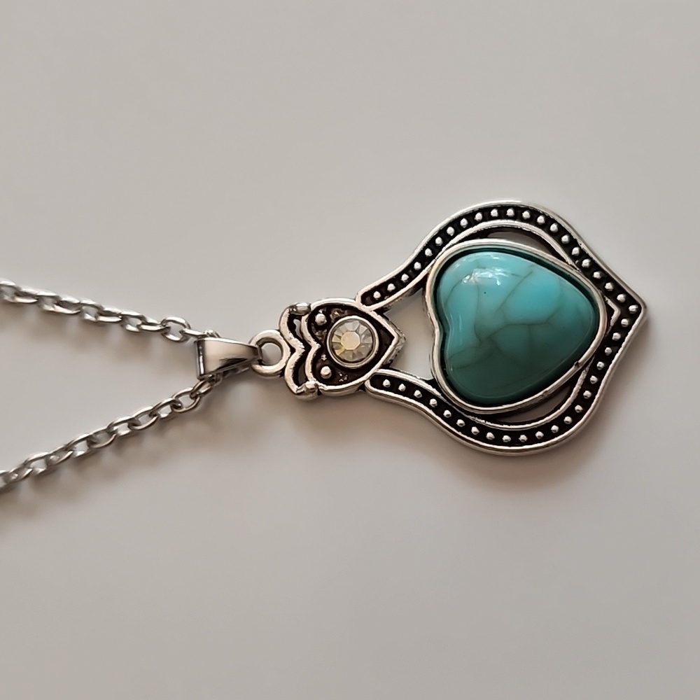 Tribal heart Turquoise  Simulated irridescent GEM Pendant Necklace 20 inch